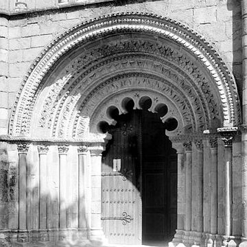 Église Saint-Denis de Montmoreau-Saint-Cybard
