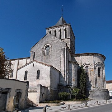 Église Saint-Denis de Montmoreau-Saint-Cybard