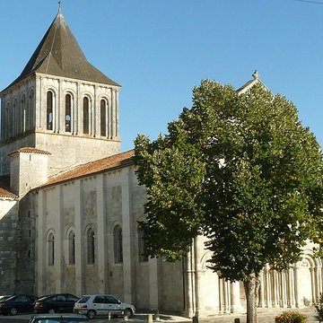 Église Saint-Denis de Montmoreau-Saint-Cybard