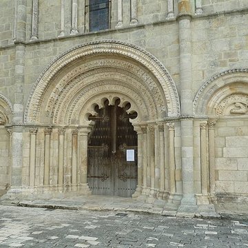Église Saint-Denis de Montmoreau-Saint-Cybard