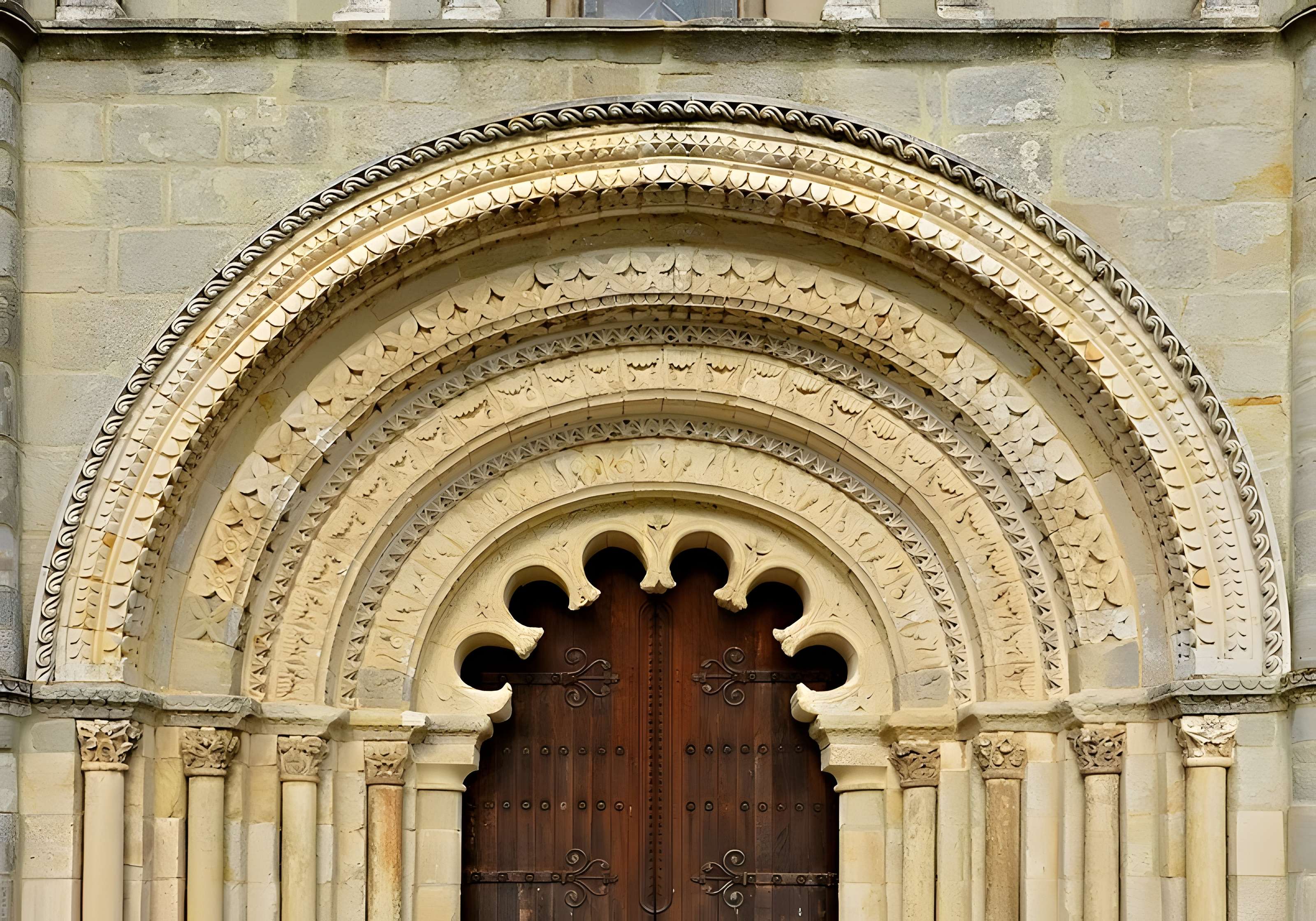 Église Saint-Denis de Montmoreau-Saint-Cybard
