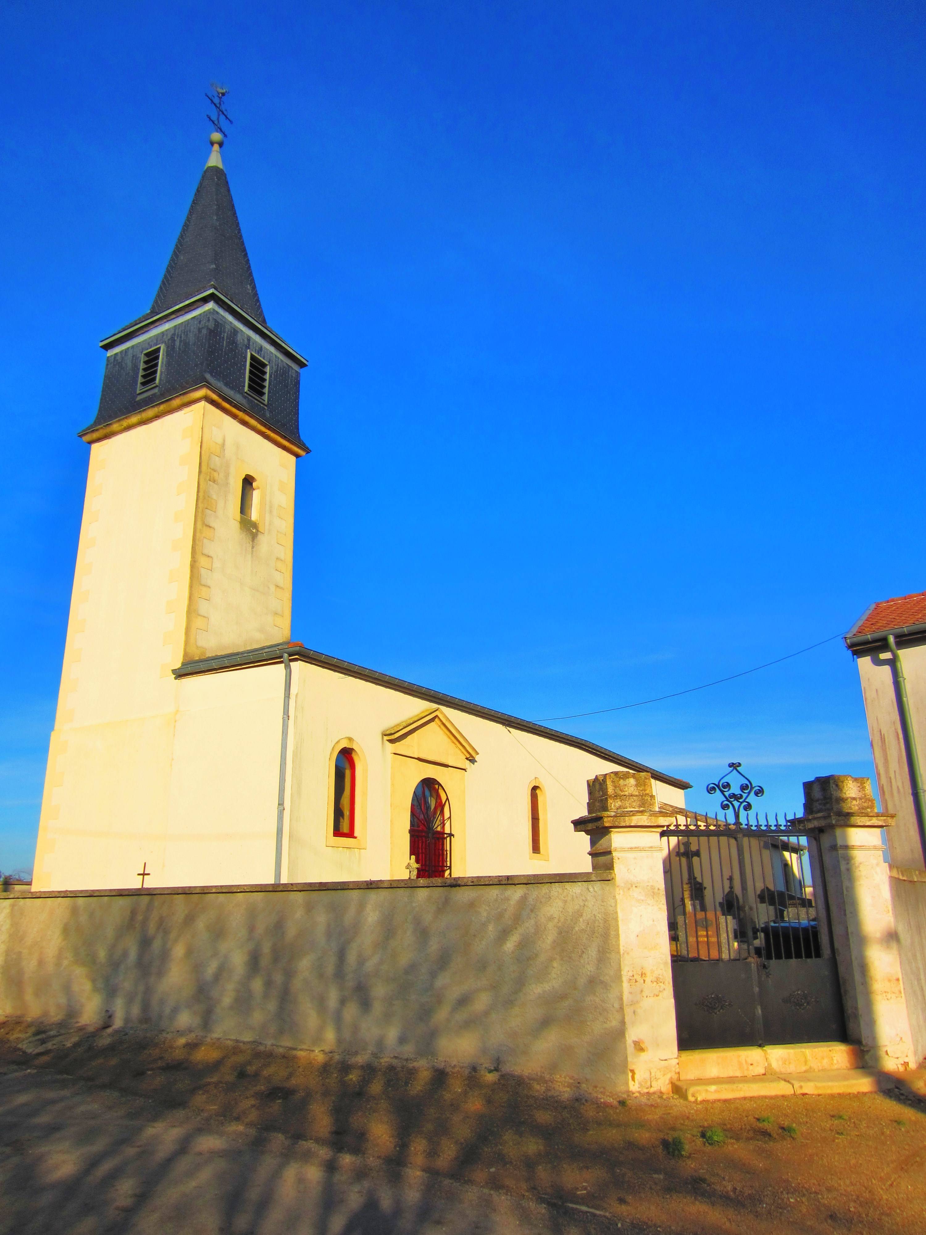 Photo de Saint Pantaleon Kirche von Lanhera