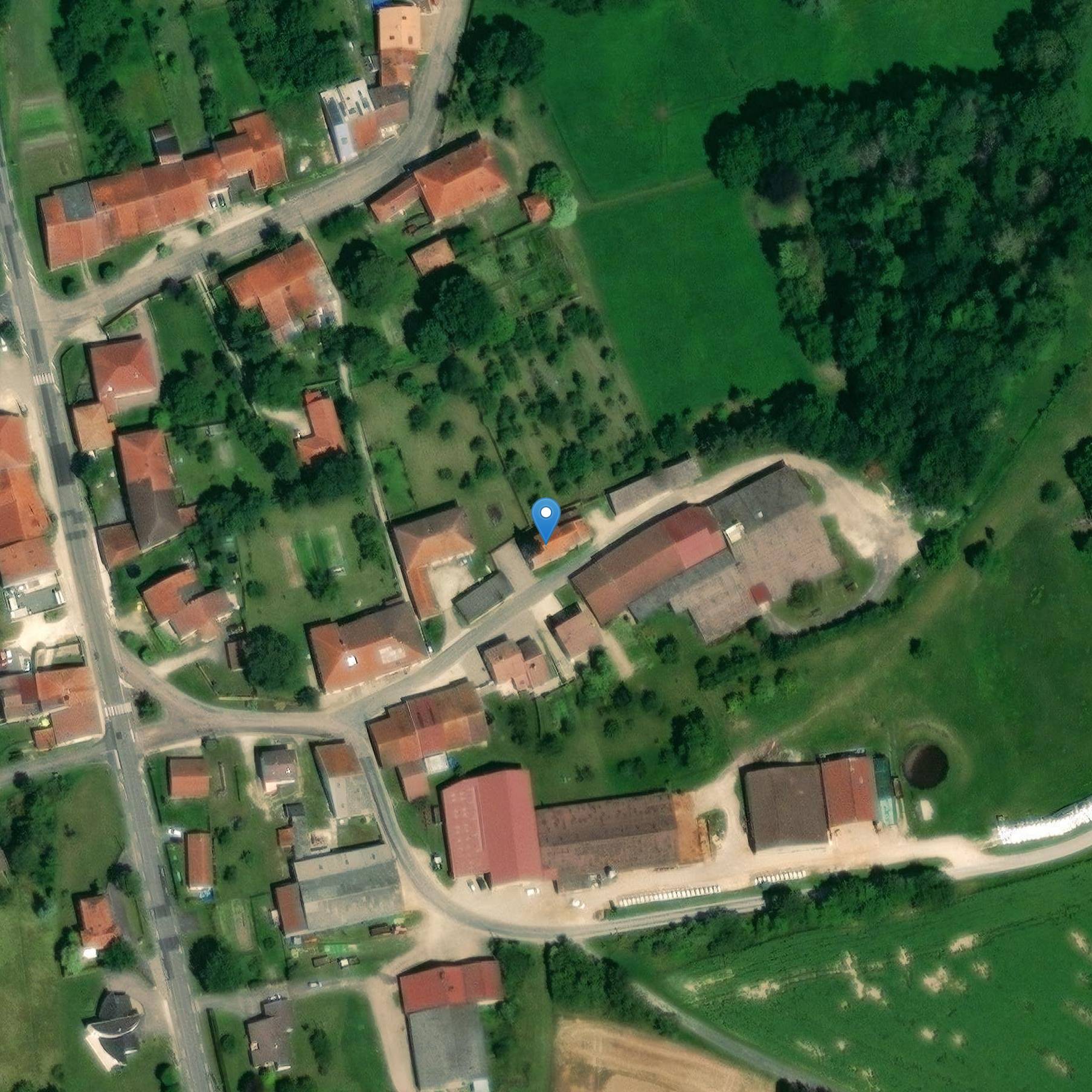 Photo de イスソンクールの聖霊教会