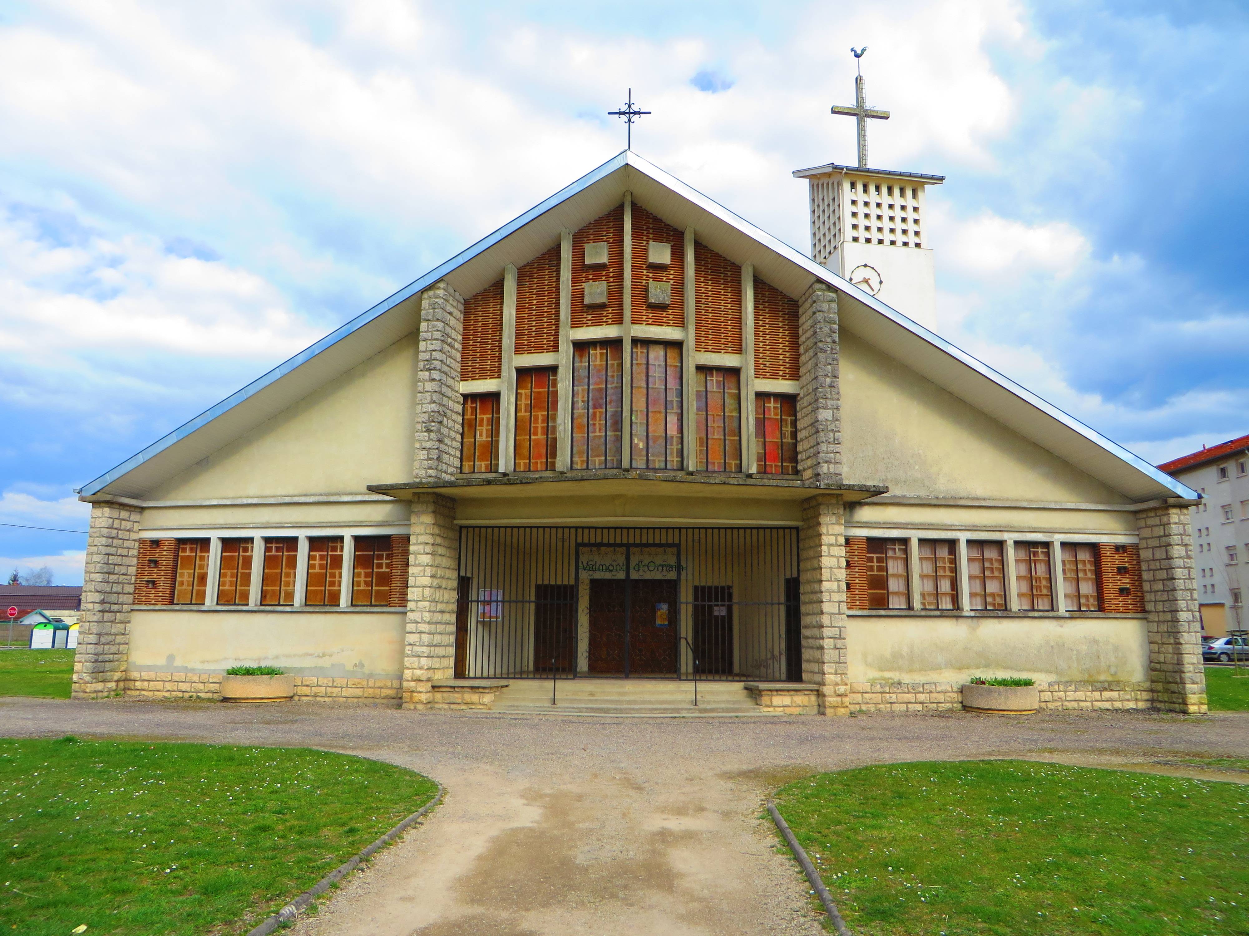 Photo de Kerk van de Heilige Jozef van de Tuilley