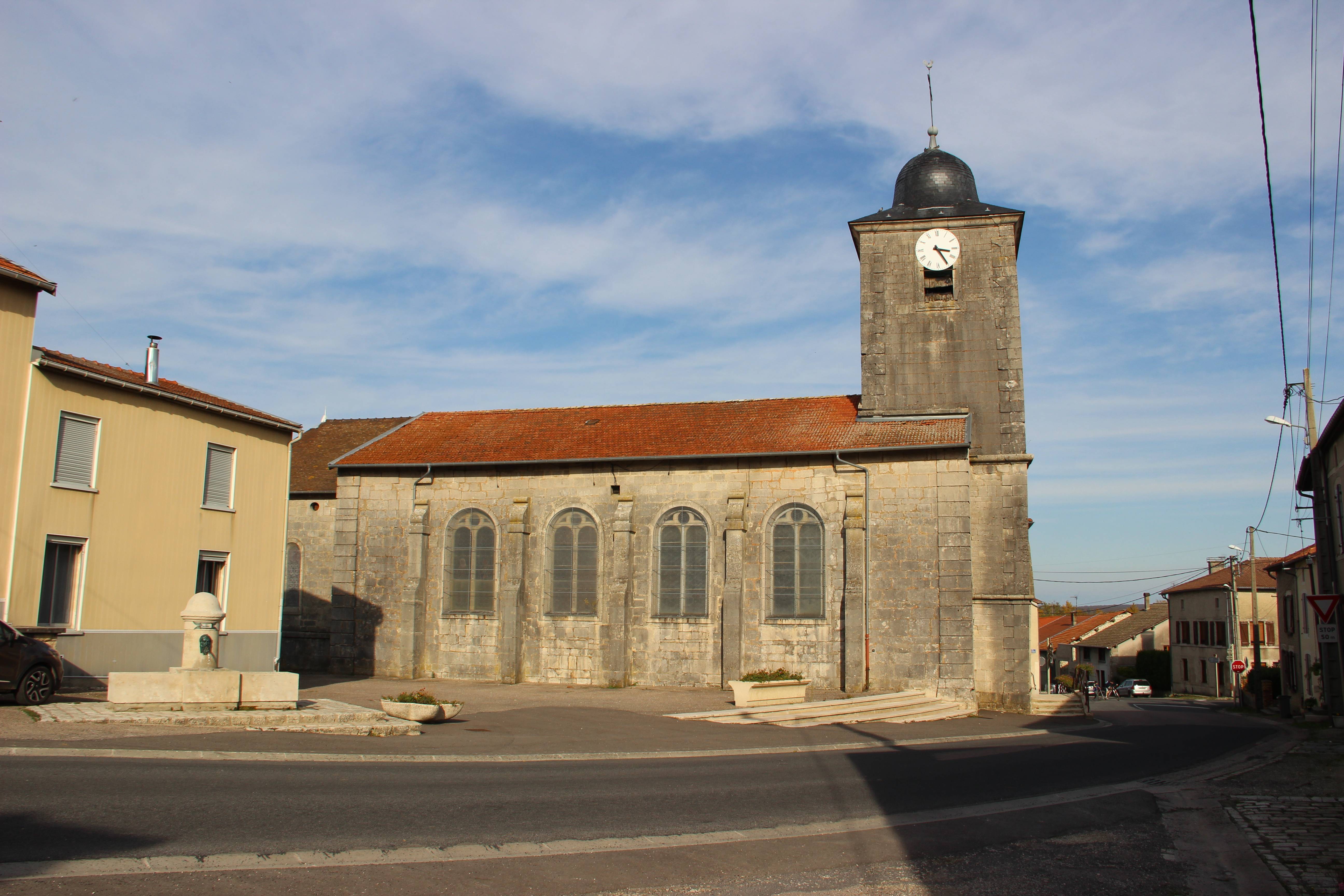 Photo de Saint Aubin Kerk van Saint Aubin-sur-Aire