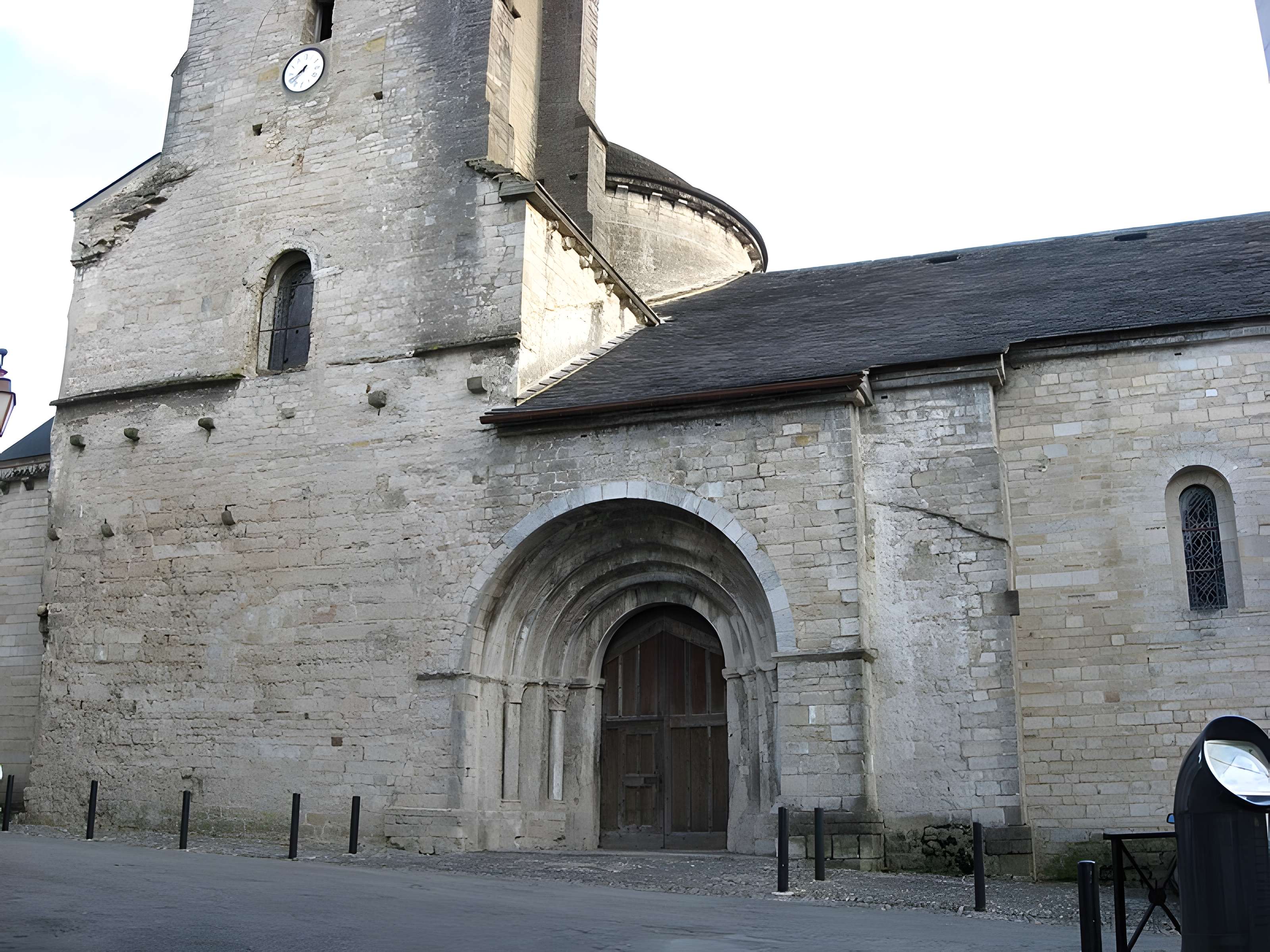 Église Sainte-Croix de Oloron-Sainte-Marie