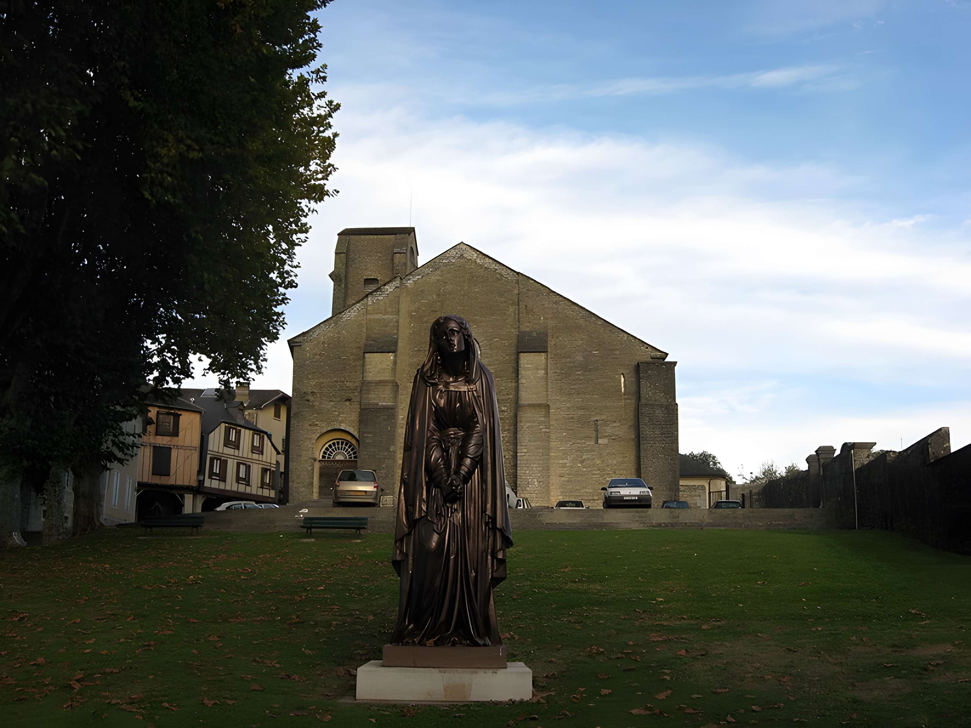 Église Sainte-Croix de Oloron-Sainte-Marie