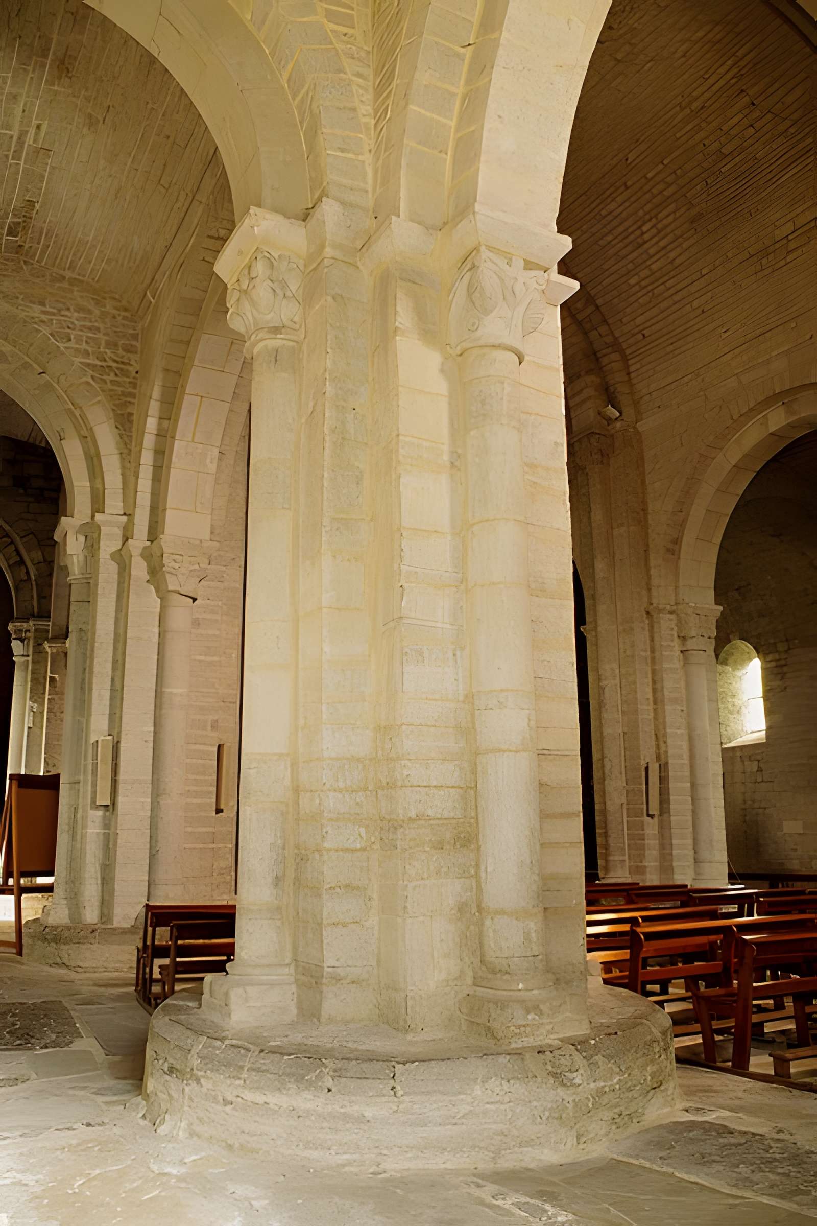 Église Sainte-Croix de Oloron-Sainte-Marie
