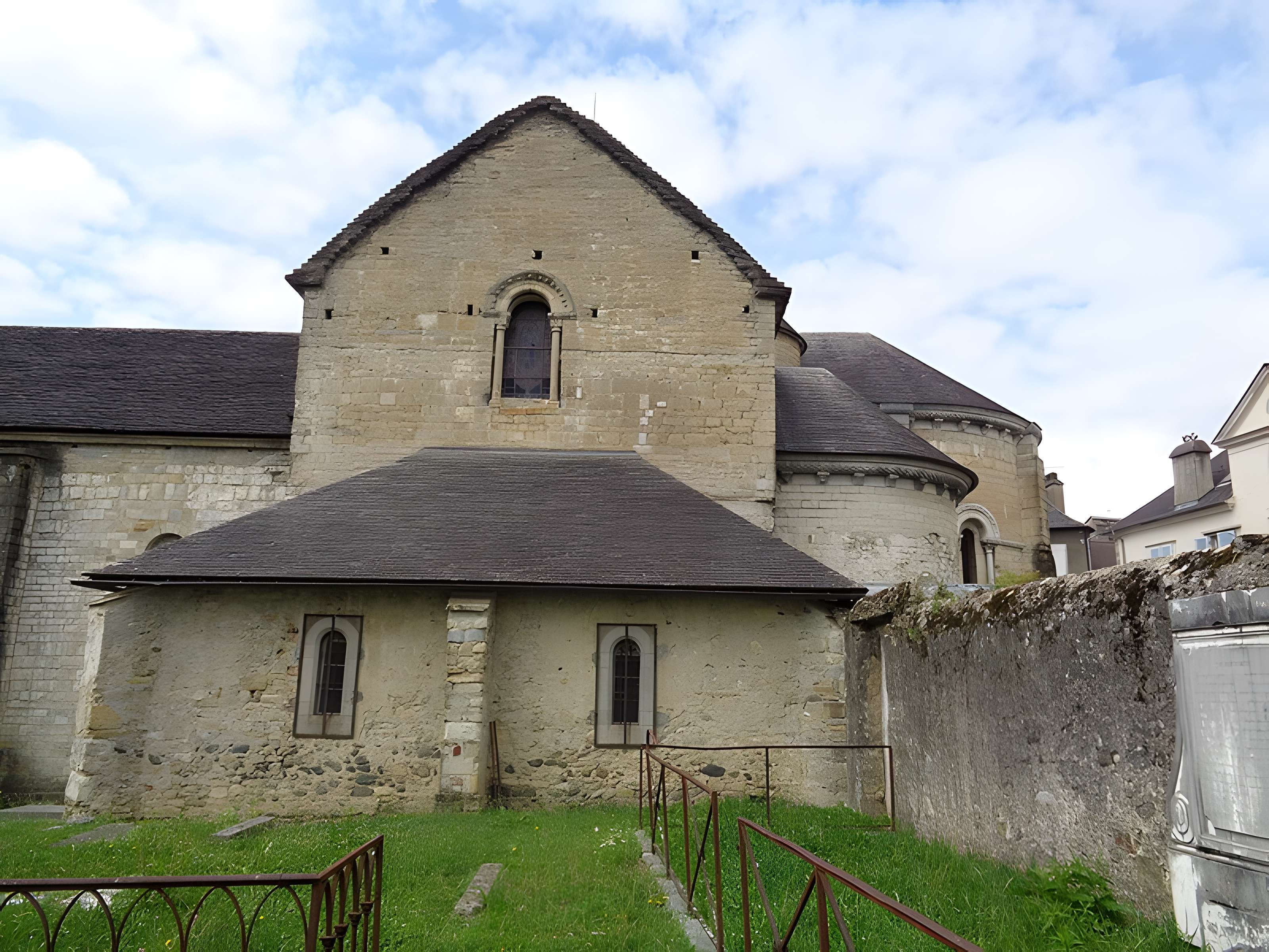 Église Sainte-Croix de Oloron-Sainte-Marie