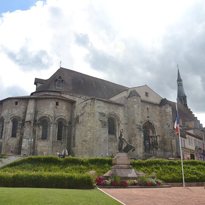 Photo de Église Sainte-Croix de Saint-Pourçain-sur-Sioule