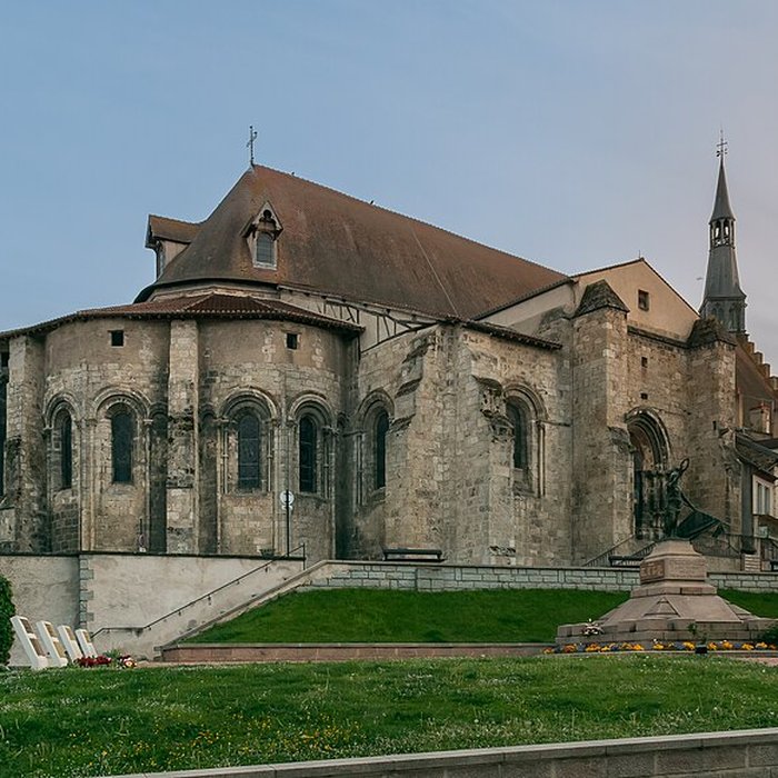 Photo de Église Sainte-Croix de Saint-Pourçain-sur-Sioule