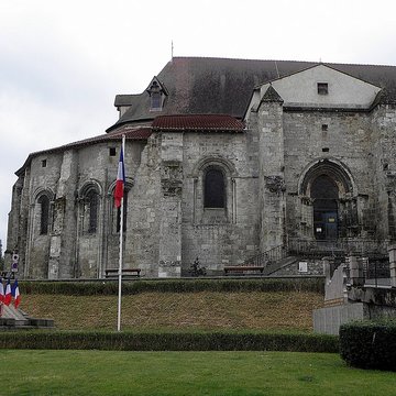 Église Sainte-Croix de Saint-Pourçain-sur-Sioule