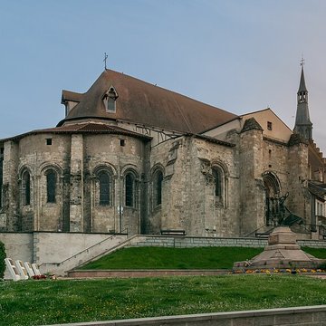 Église Sainte-Croix de Saint-Pourçain-sur-Sioule