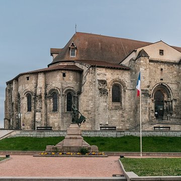 Église Sainte-Croix de Saint-Pourçain-sur-Sioule