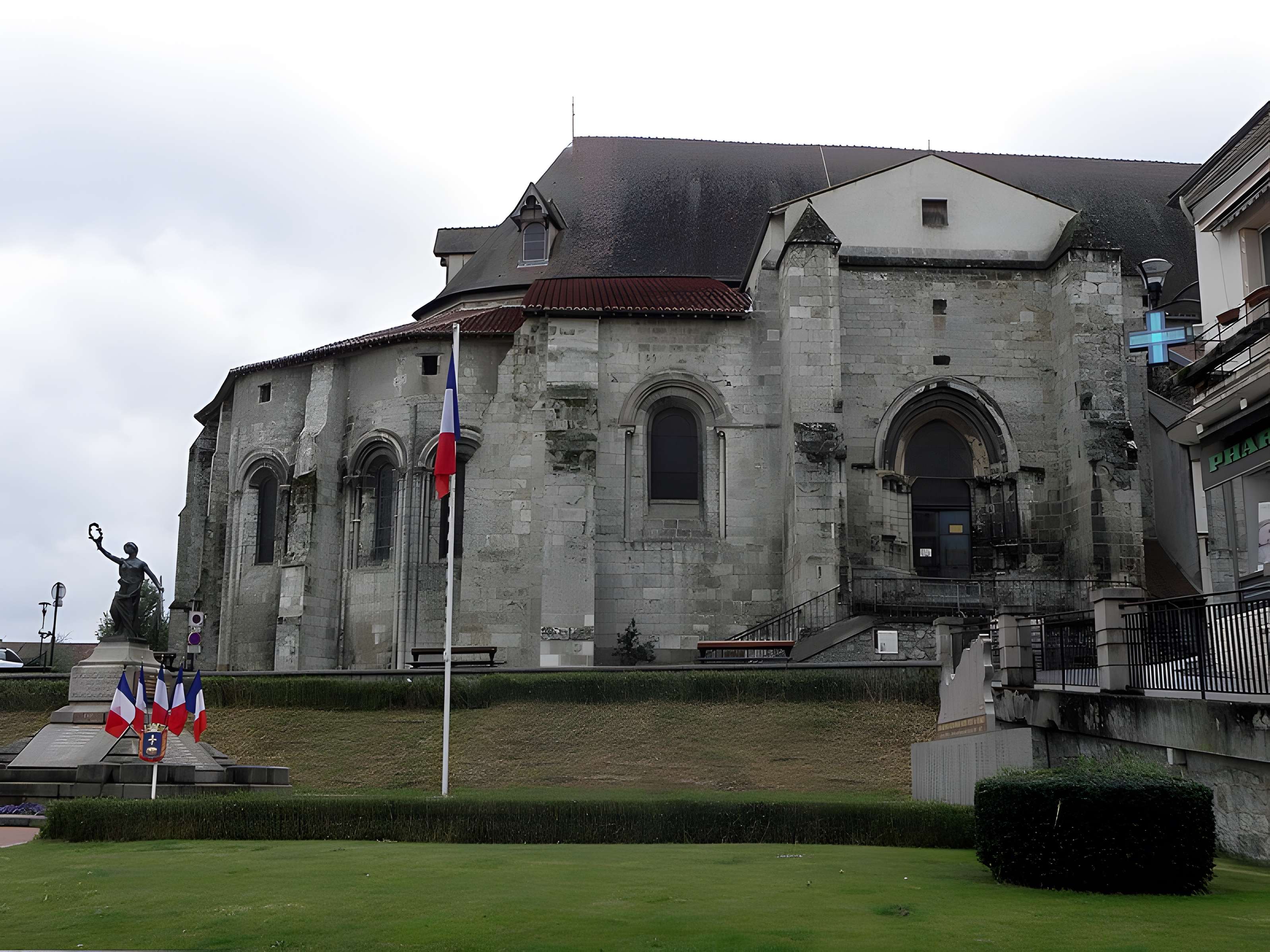 Église Sainte-Croix de Saint-Pourçain-sur-Sioule