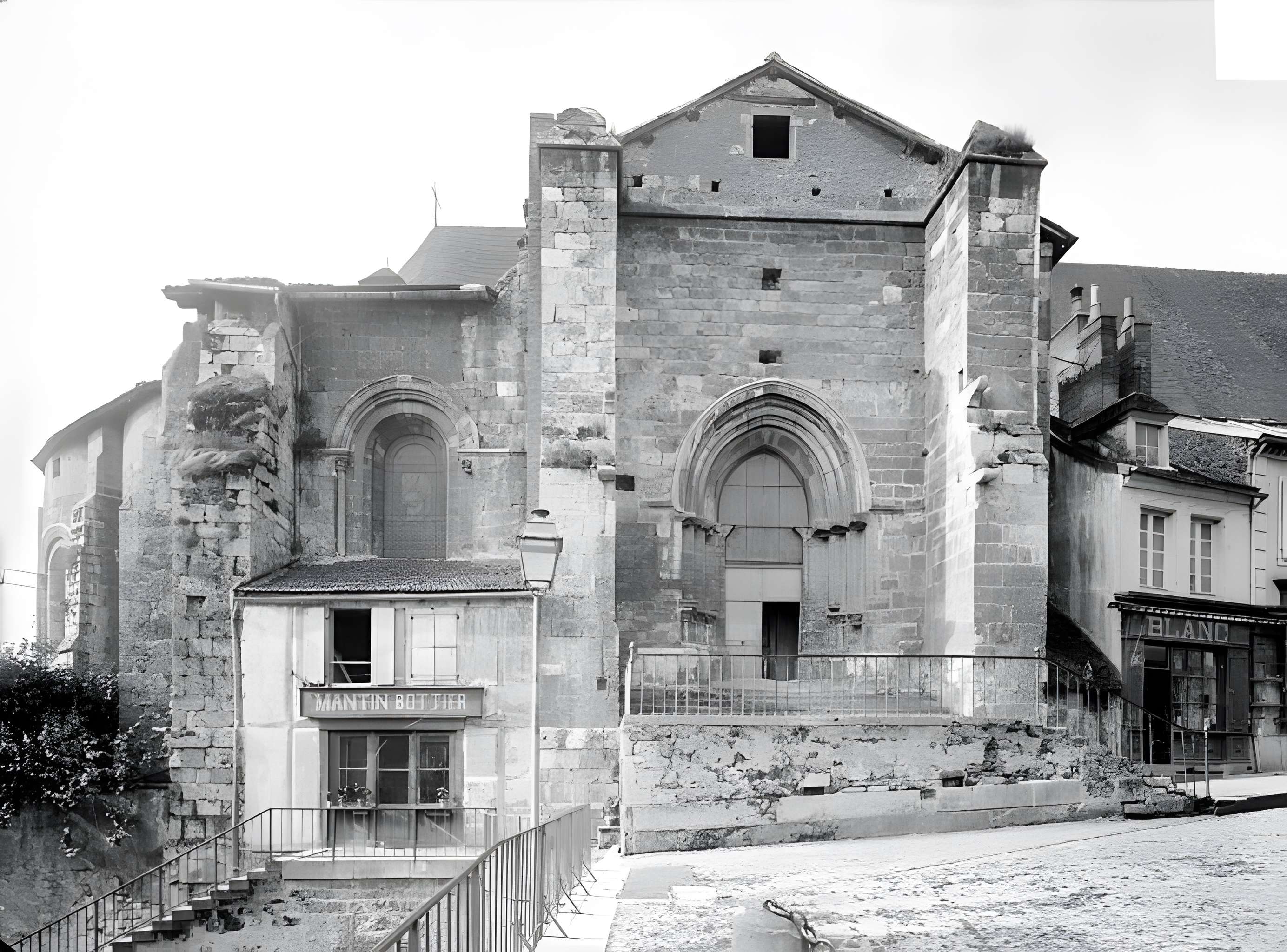 Église Sainte-Croix de Saint-Pourçain-sur-Sioule