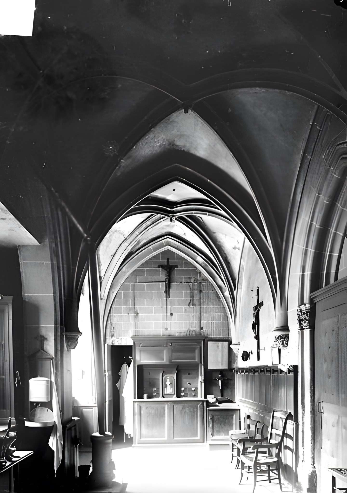 Église Sainte-Croix de Saint-Pourçain-sur-Sioule