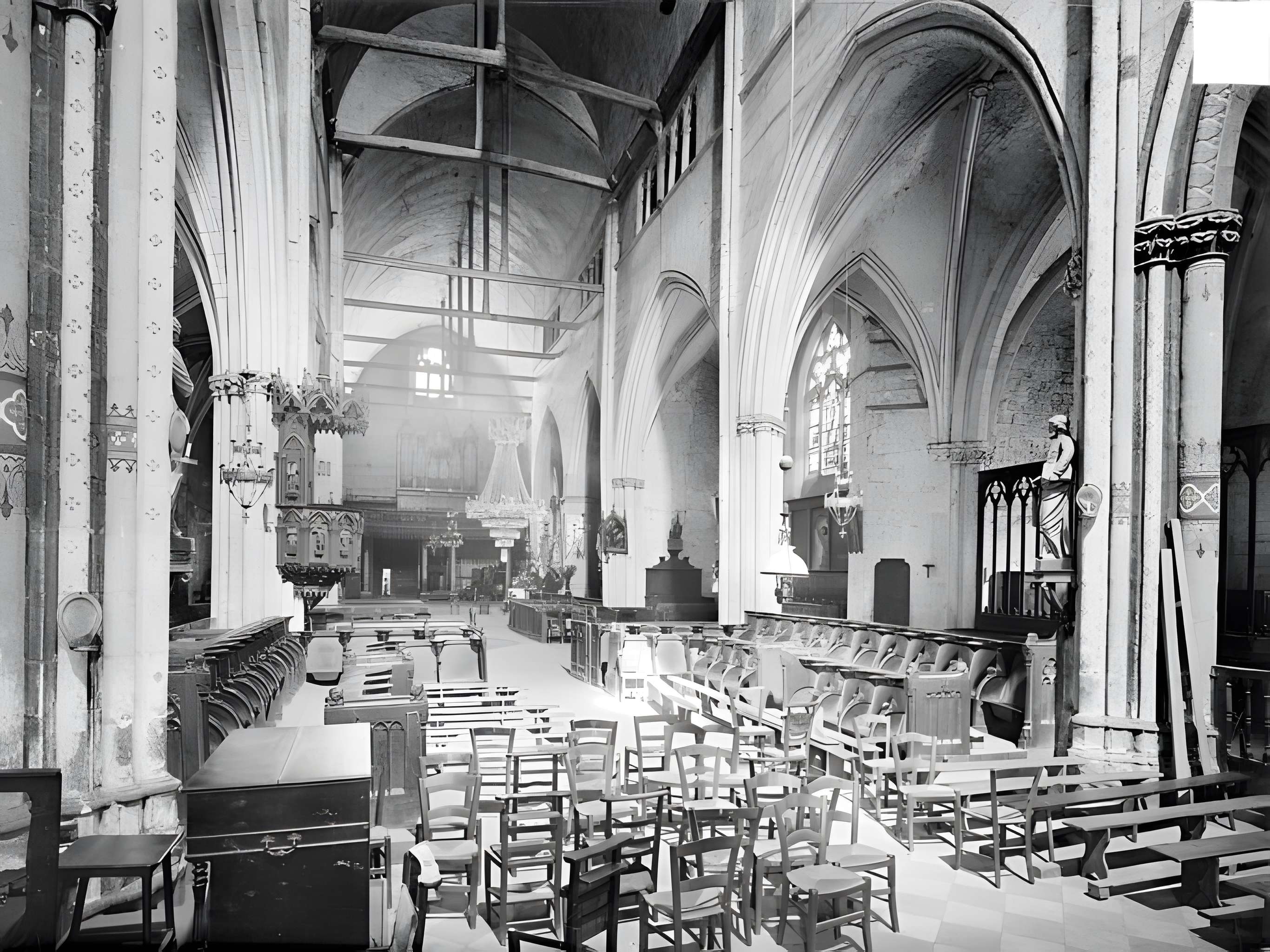Église Sainte-Croix de Saint-Pourçain-sur-Sioule