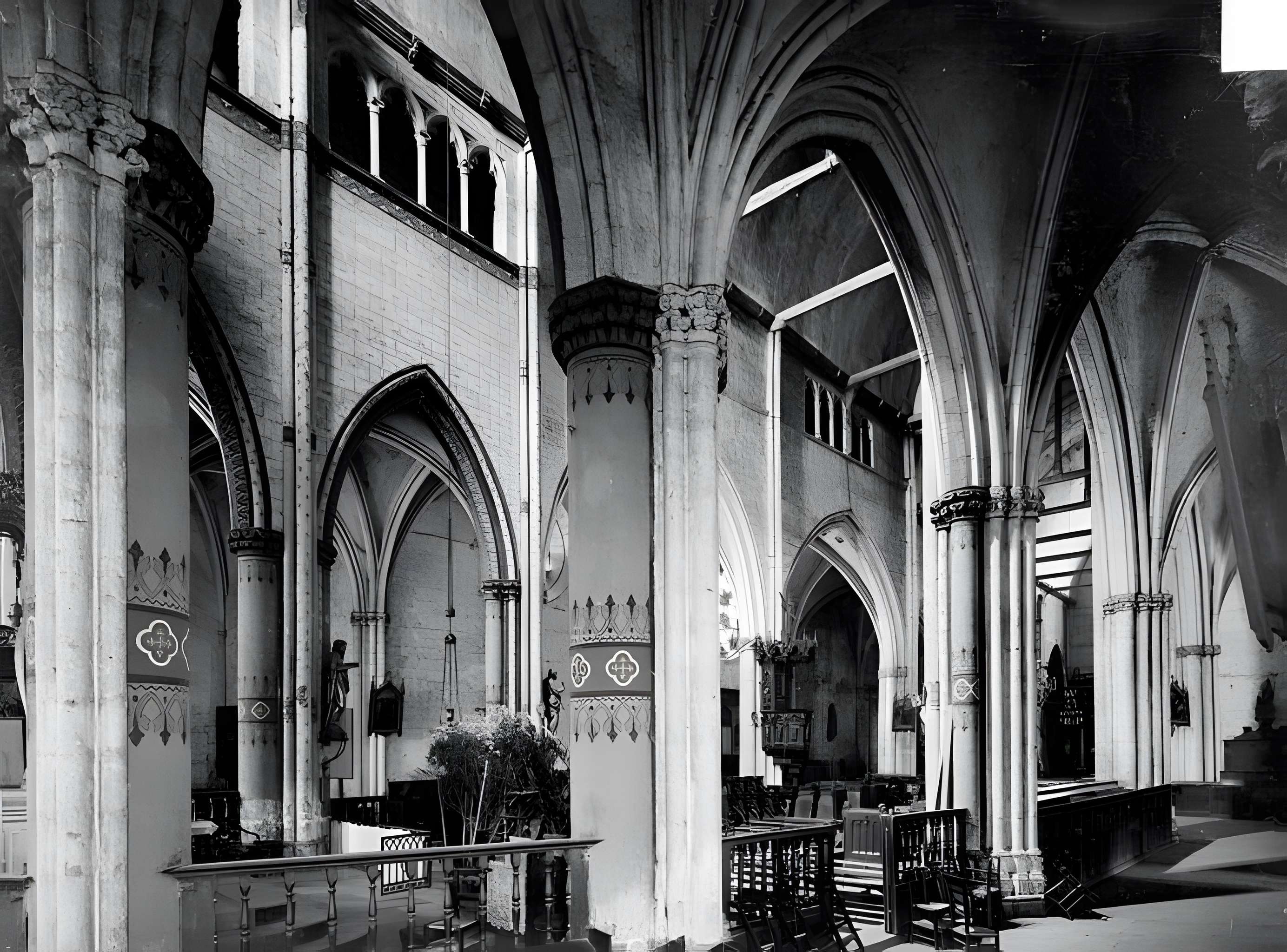 Église Sainte-Croix de Saint-Pourçain-sur-Sioule