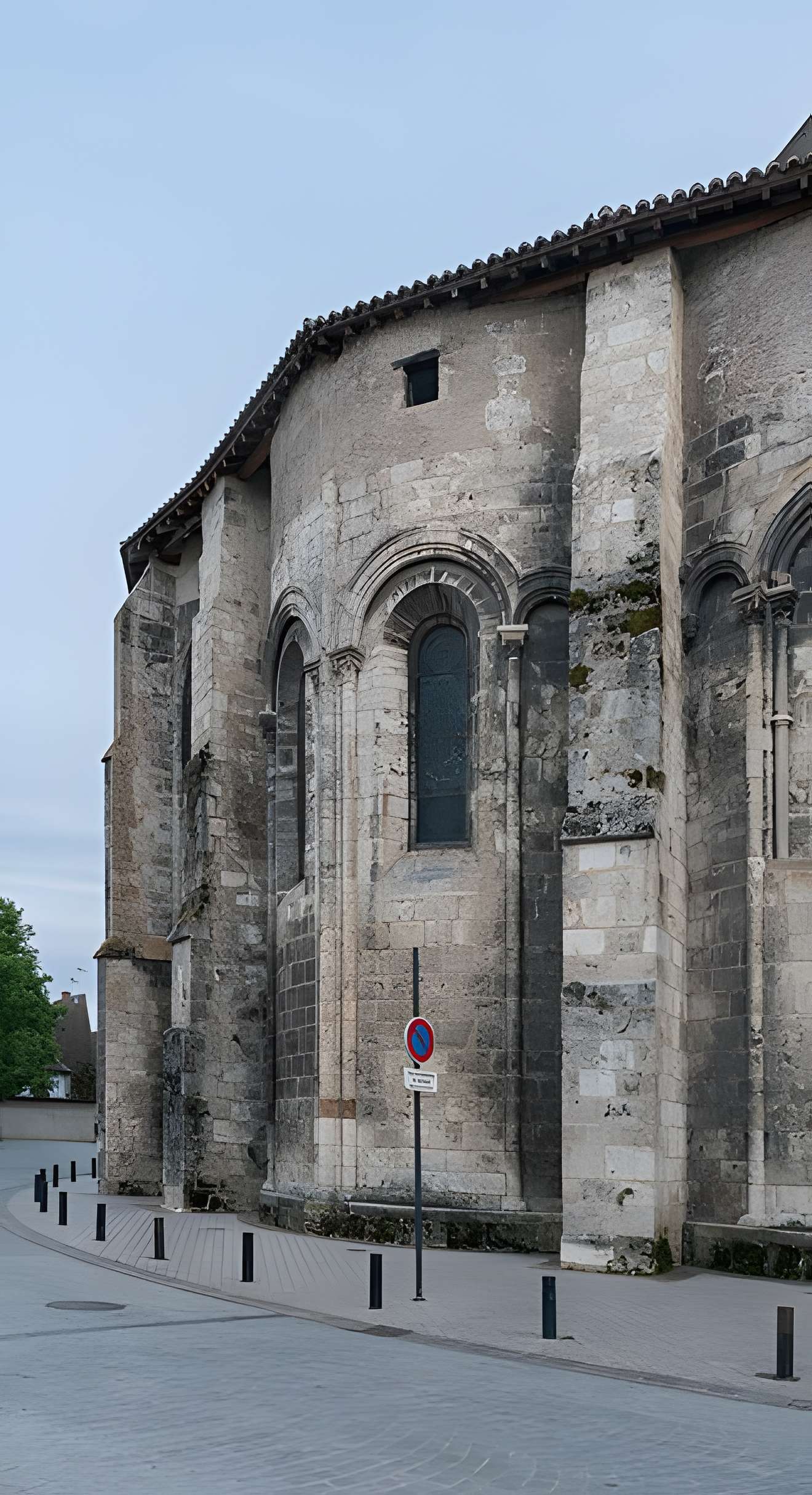Église Sainte-Croix de Saint-Pourçain-sur-Sioule