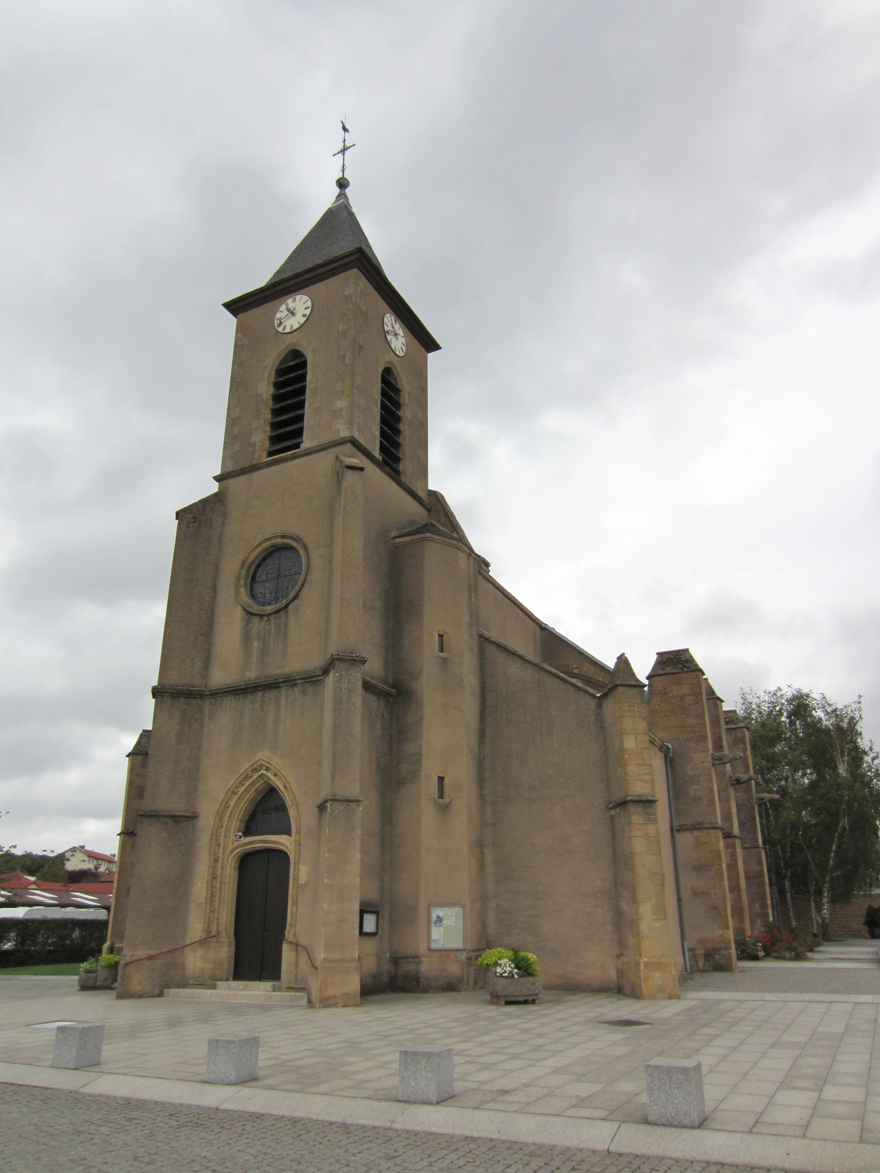 Photo de Iglesia de la Natividad de la Santísima Virgen María de Bousse