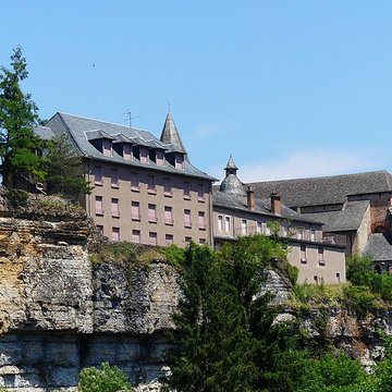 Église Sainte-Fauste de Bozouls