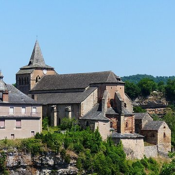 Église Sainte-Fauste de Bozouls