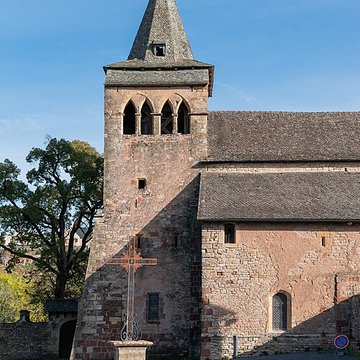 Église Sainte-Fauste de Bozouls