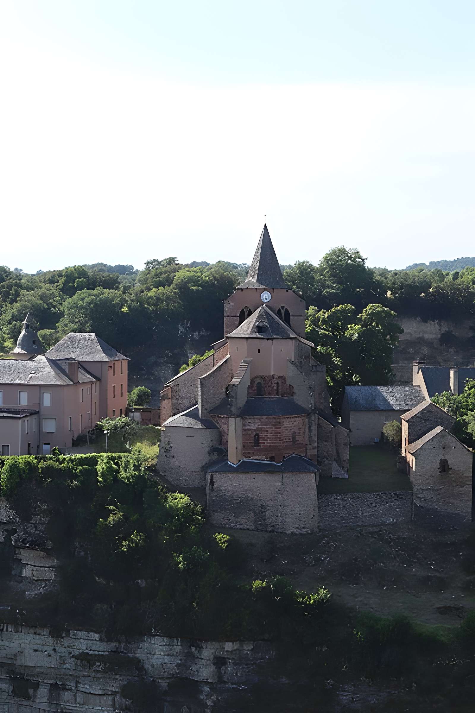 Église Sainte-Fauste de Bozouls