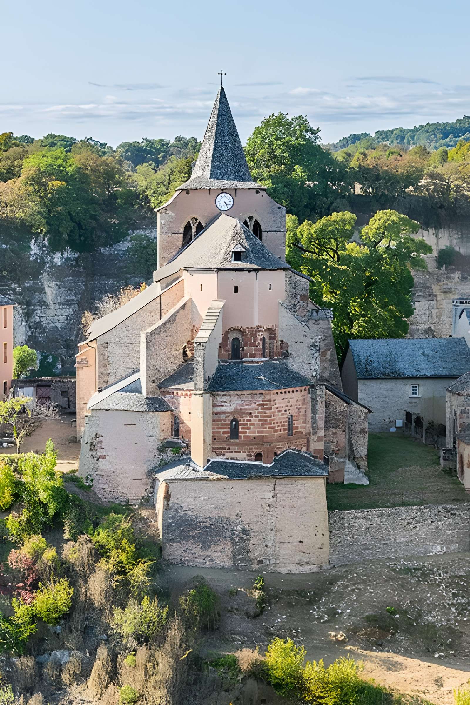 Église Sainte-Fauste de Bozouls