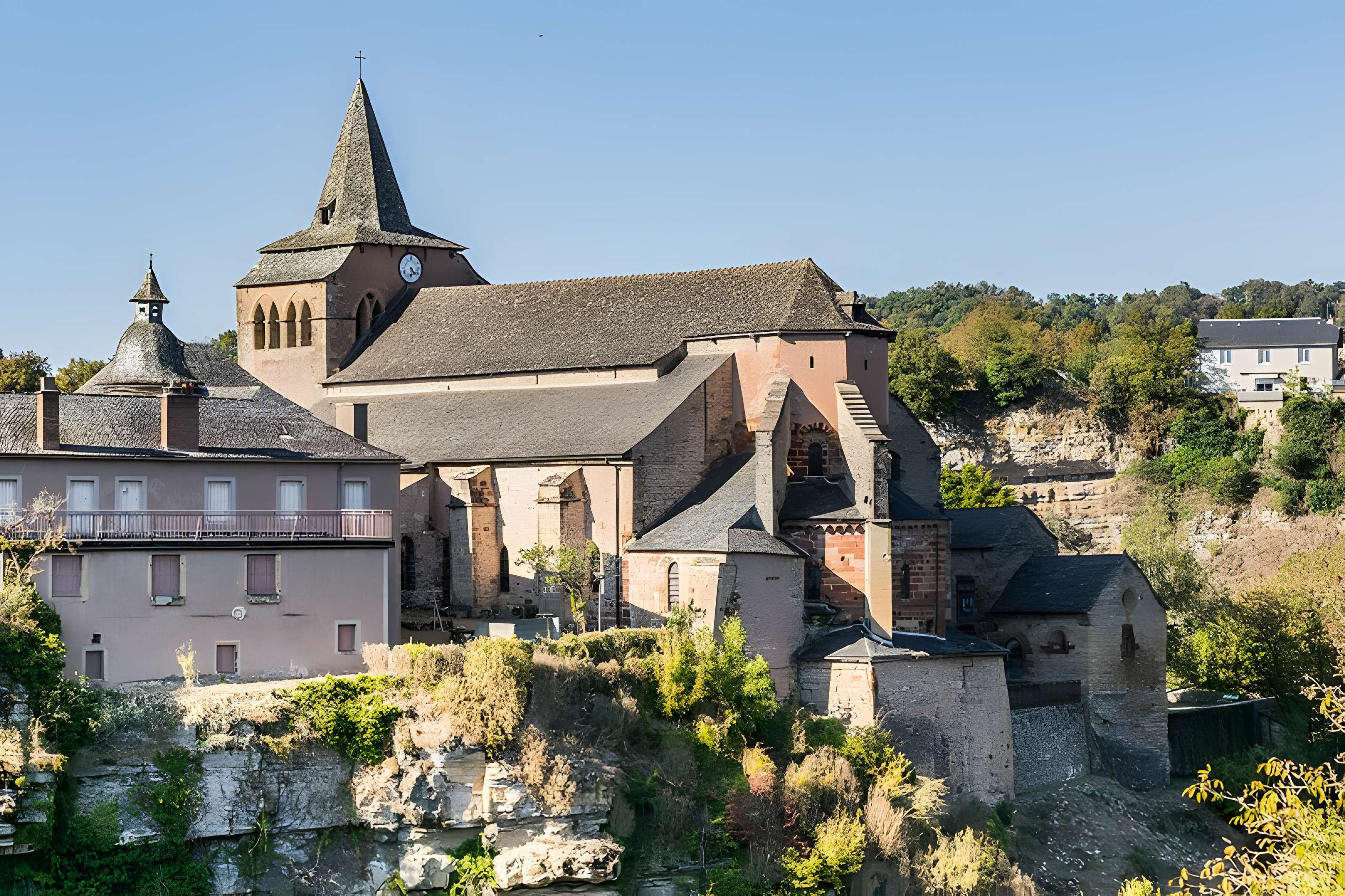 Église Sainte-Fauste de Bozouls