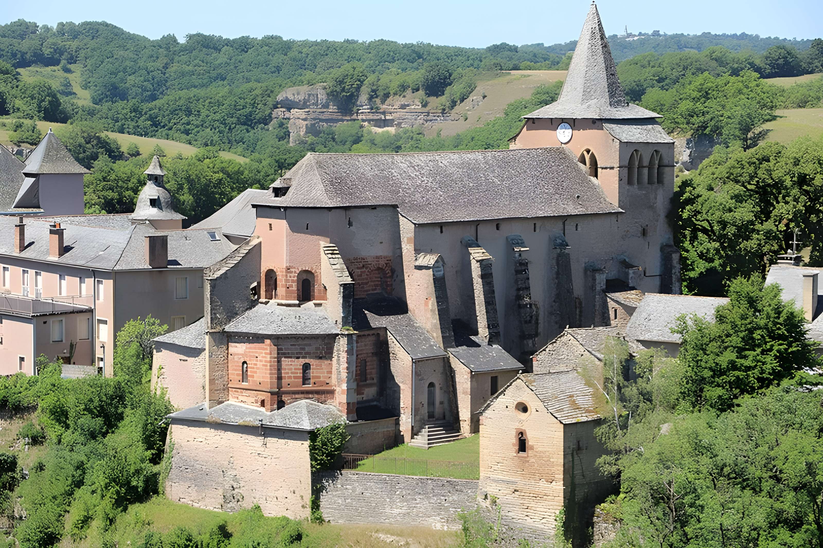 Église Sainte-Fauste de Bozouls