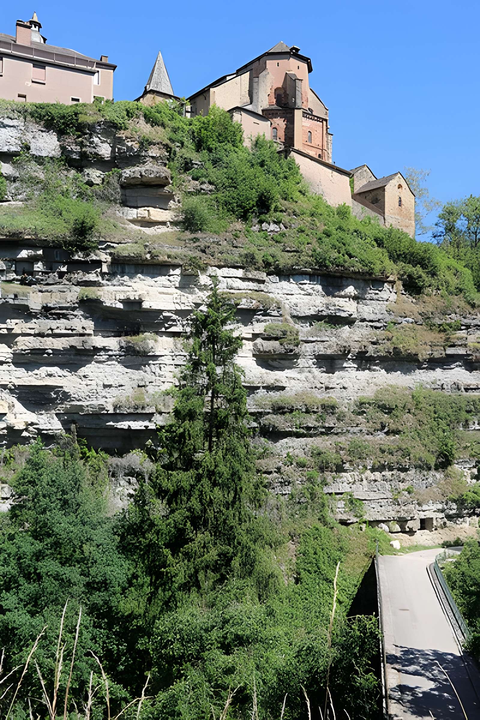 Église Sainte-Fauste de Bozouls
