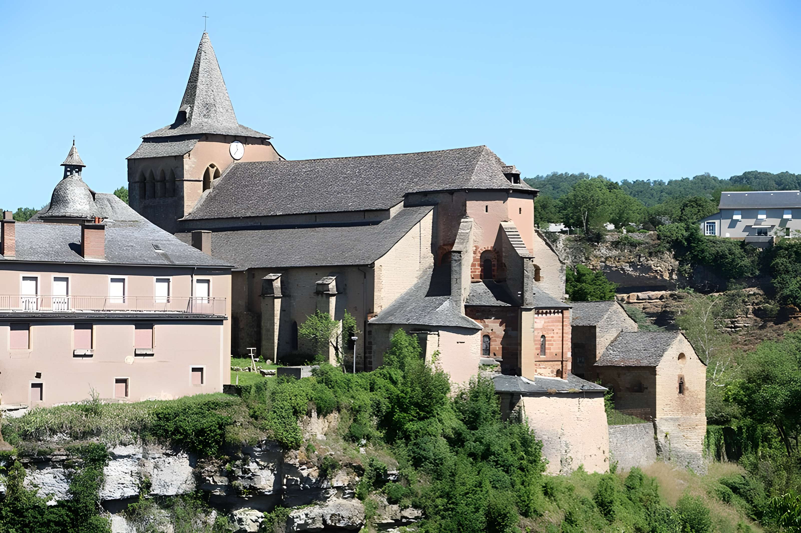 Église Sainte-Fauste de Bozouls