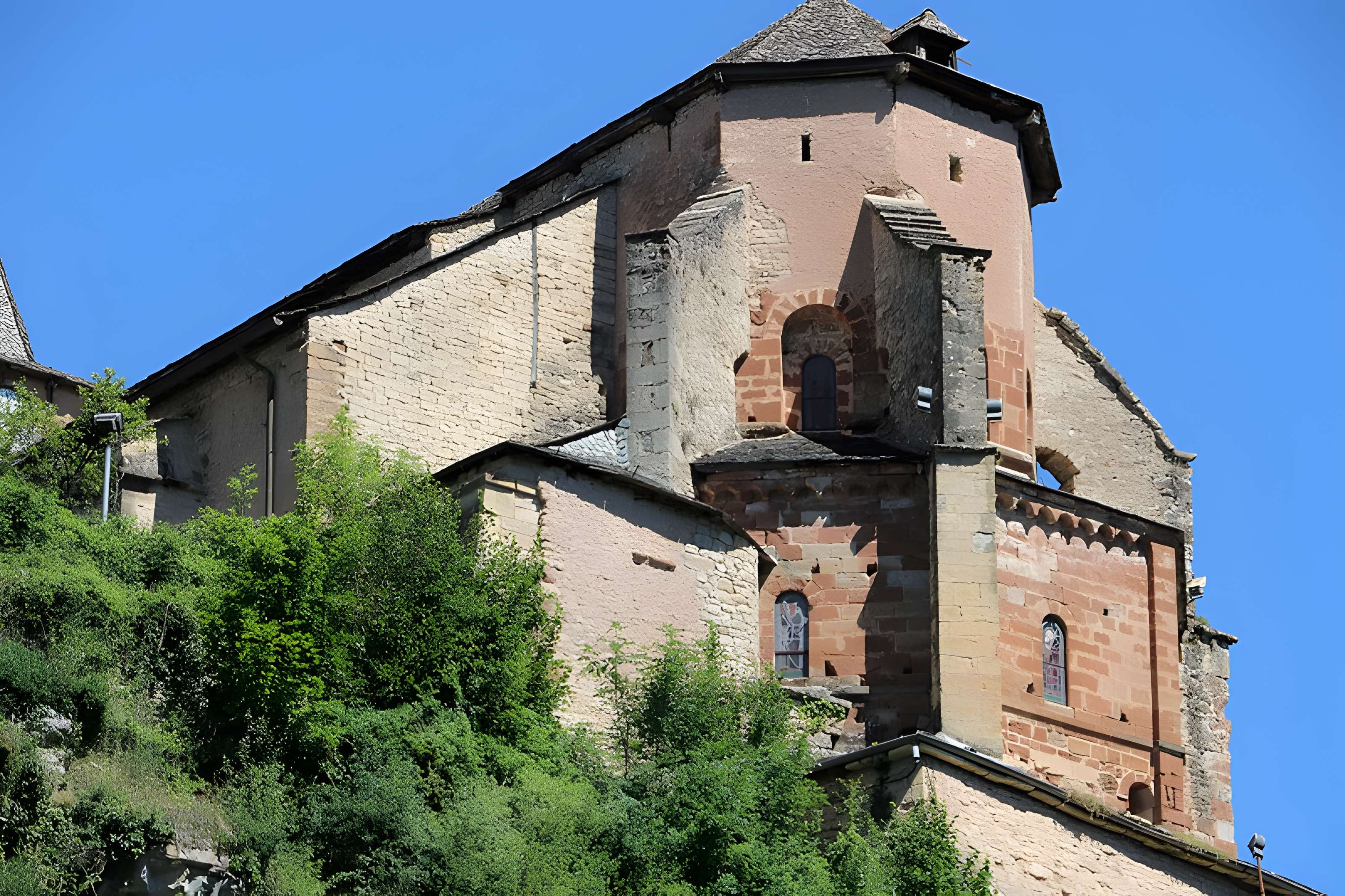 Église Sainte-Fauste de Bozouls