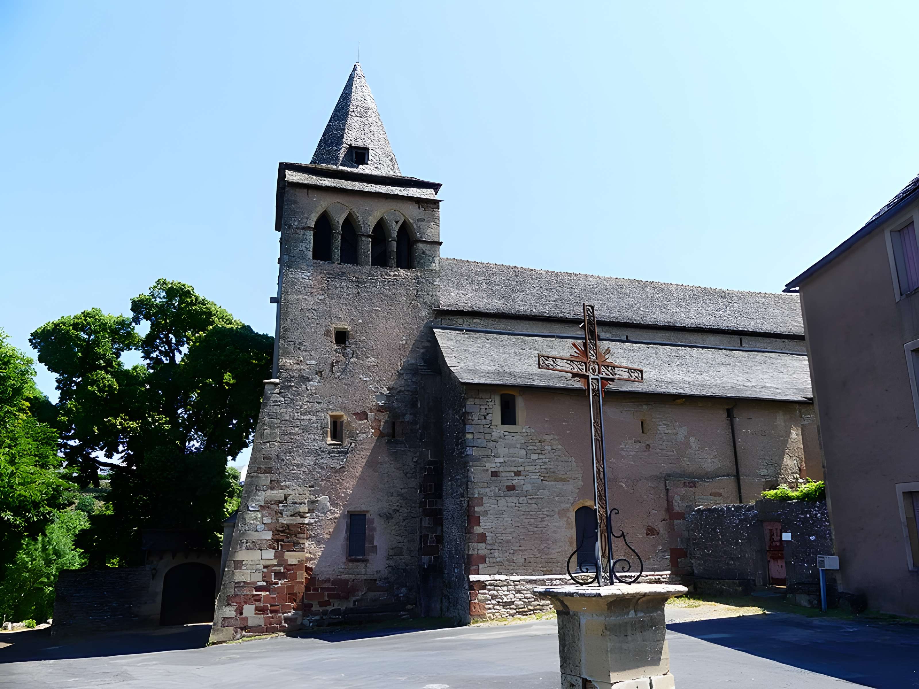 Église Sainte-Fauste de Bozouls