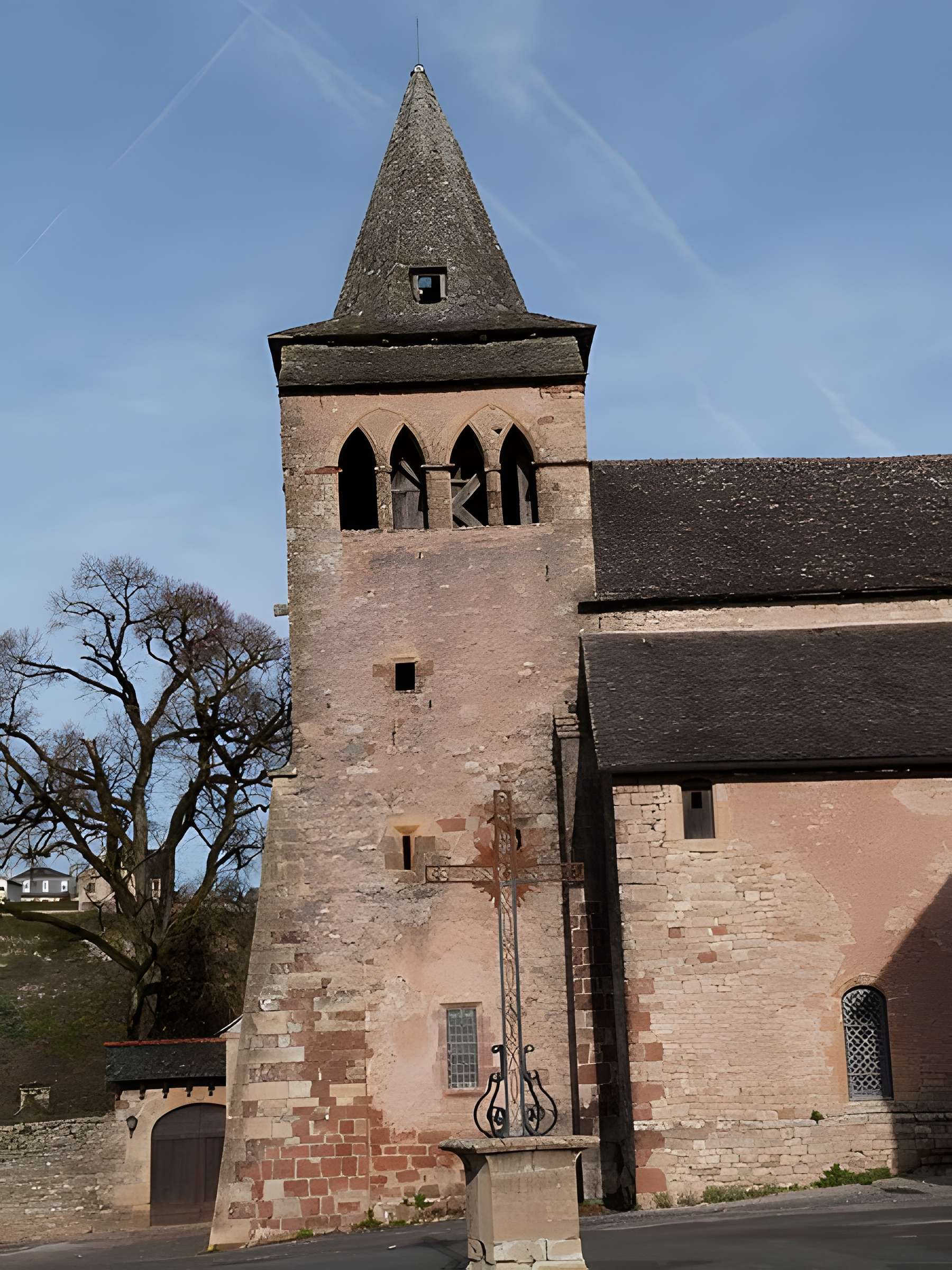 Église Sainte-Fauste de Bozouls