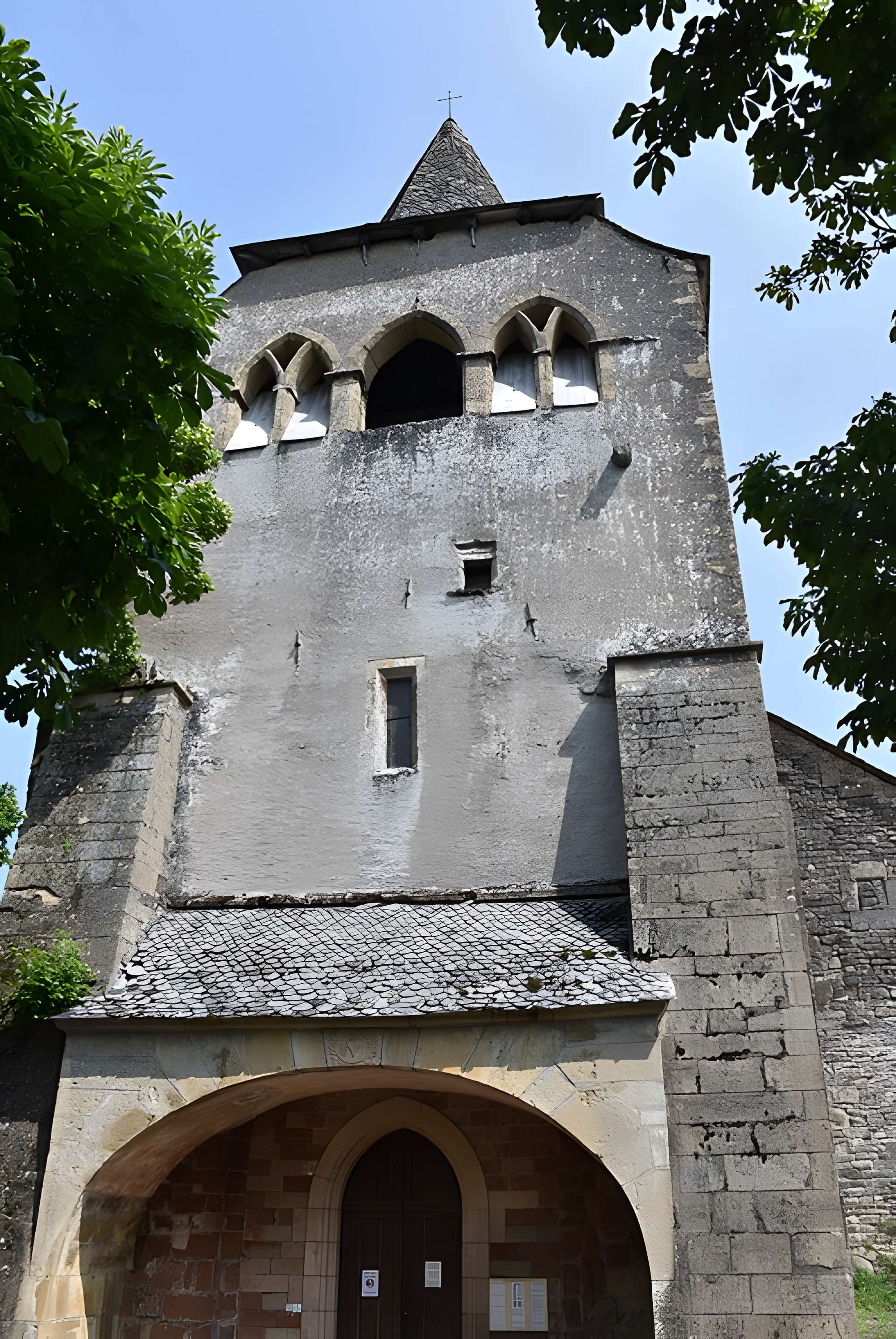 Église Sainte-Fauste de Bozouls