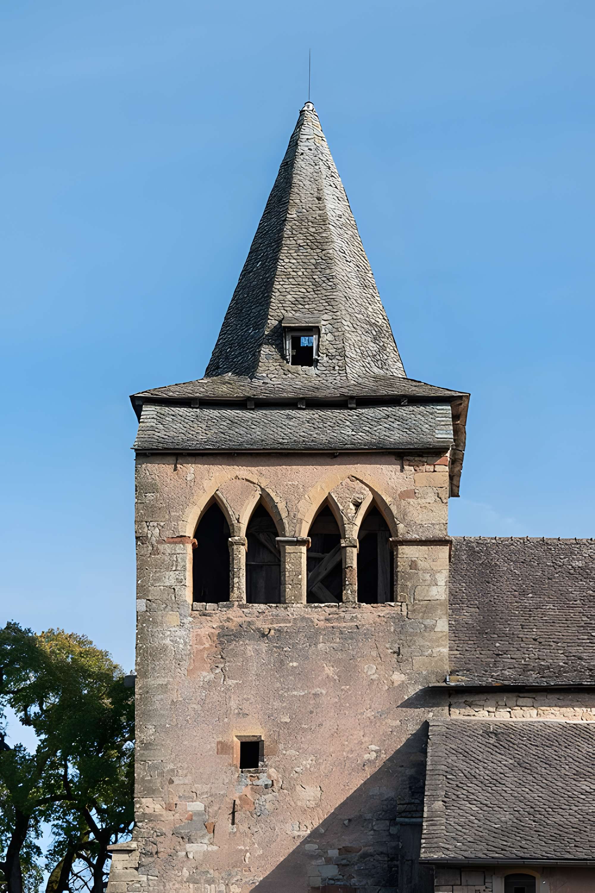 Église Sainte-Fauste de Bozouls