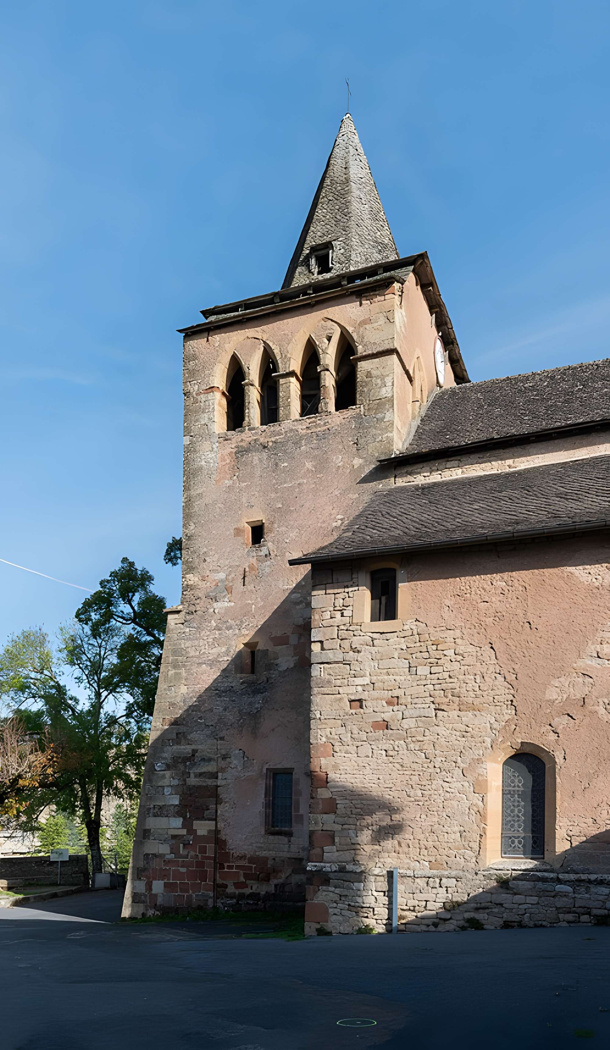 Église Sainte-Fauste de Bozouls