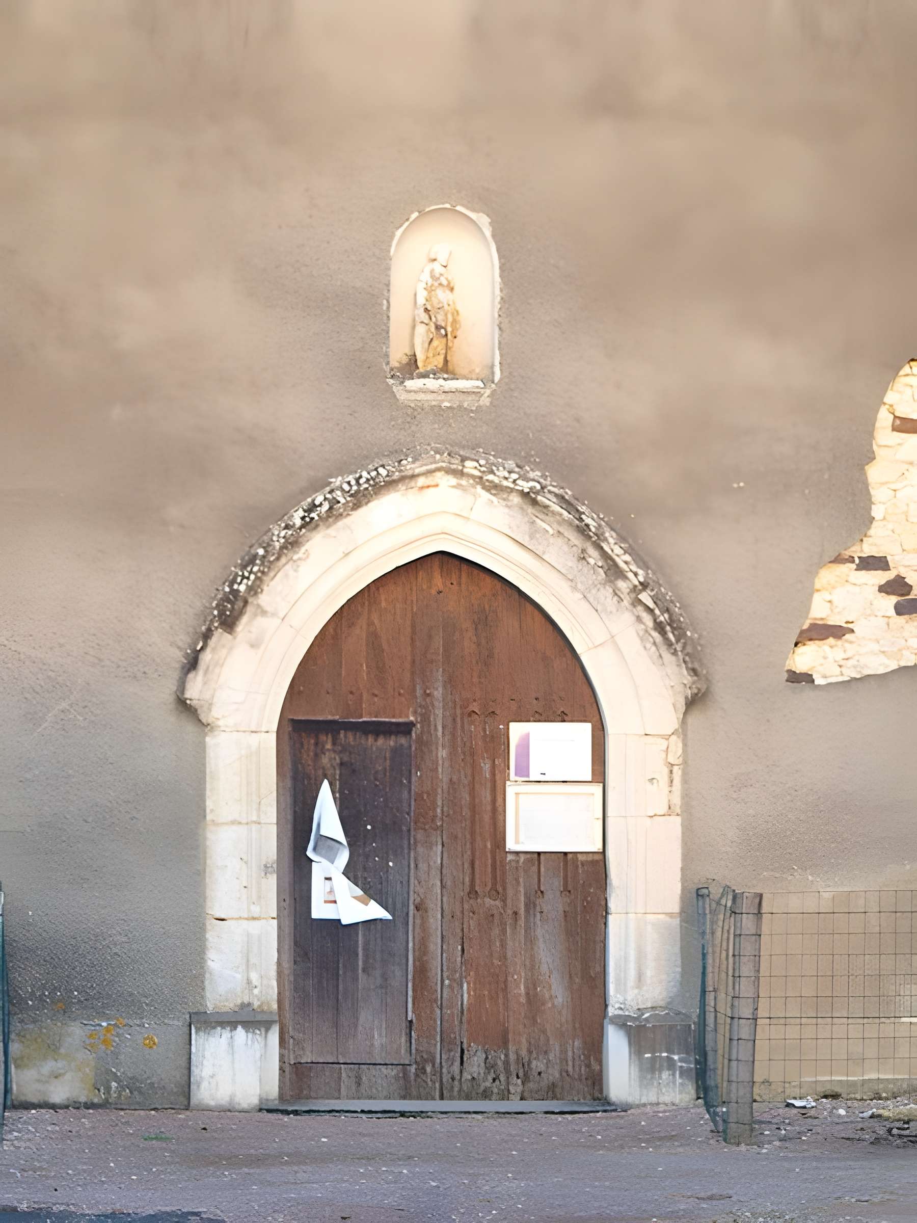 Église Sainte-Geneviève de Lindry