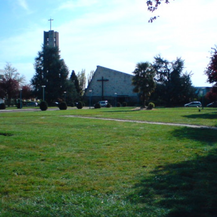 Photo de Église Sainte-Jehanne-de-France du Passage