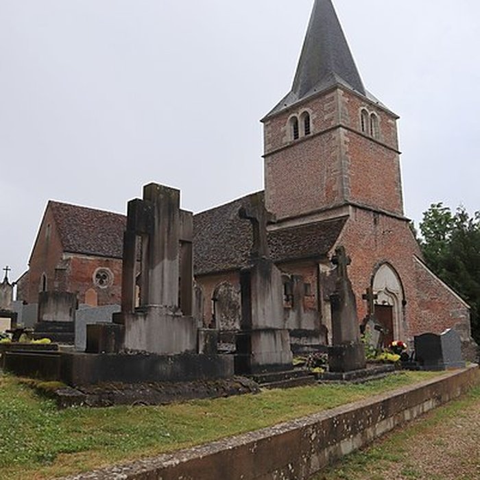 Photo de Église Sainte-Madeleine dAuvillars-sur-Saône