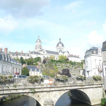 Église Sainte-Madeleine de Segré