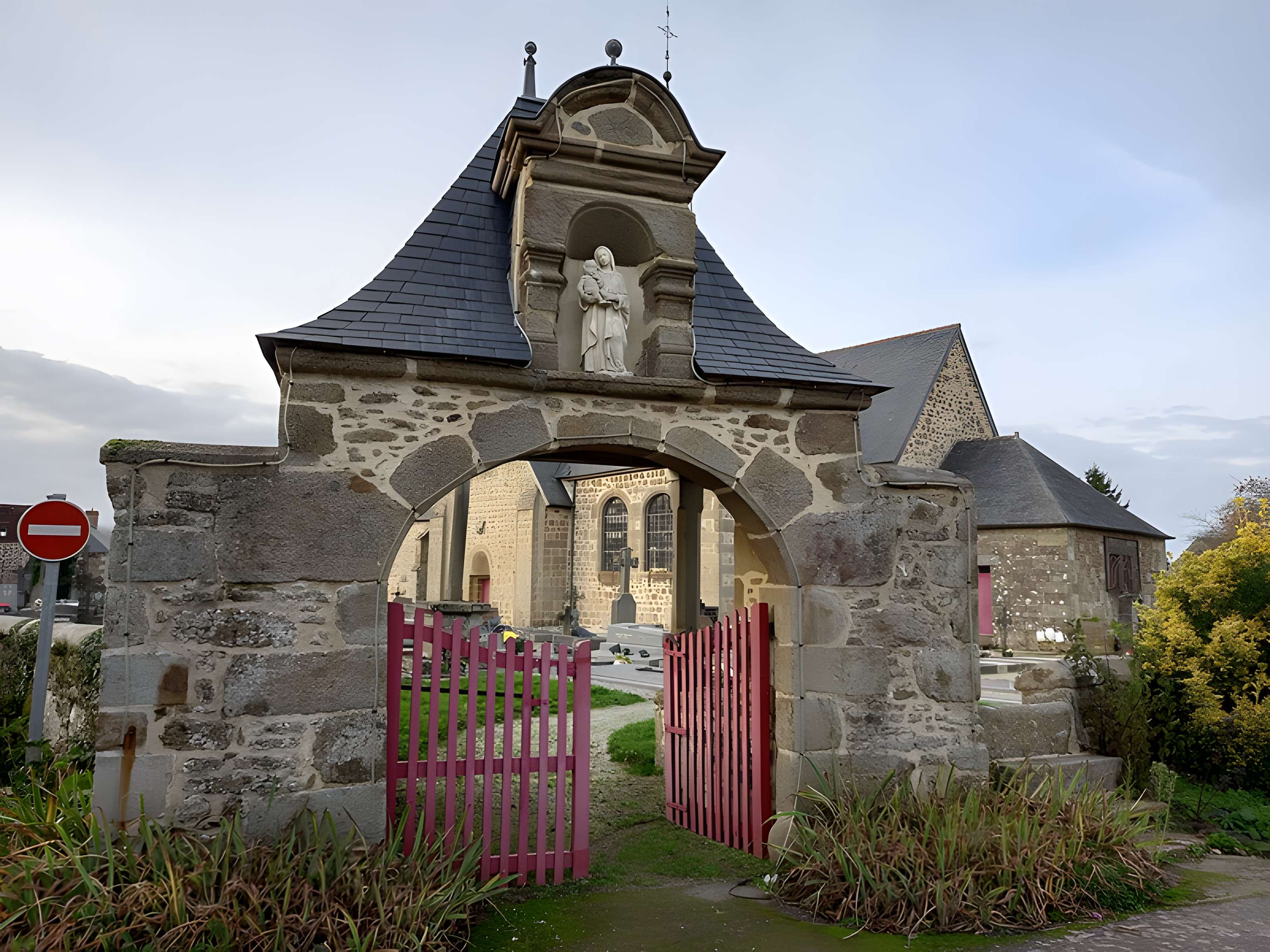 Église Sainte-Marguerite de Sainte-Marguerite-de-Carrouges