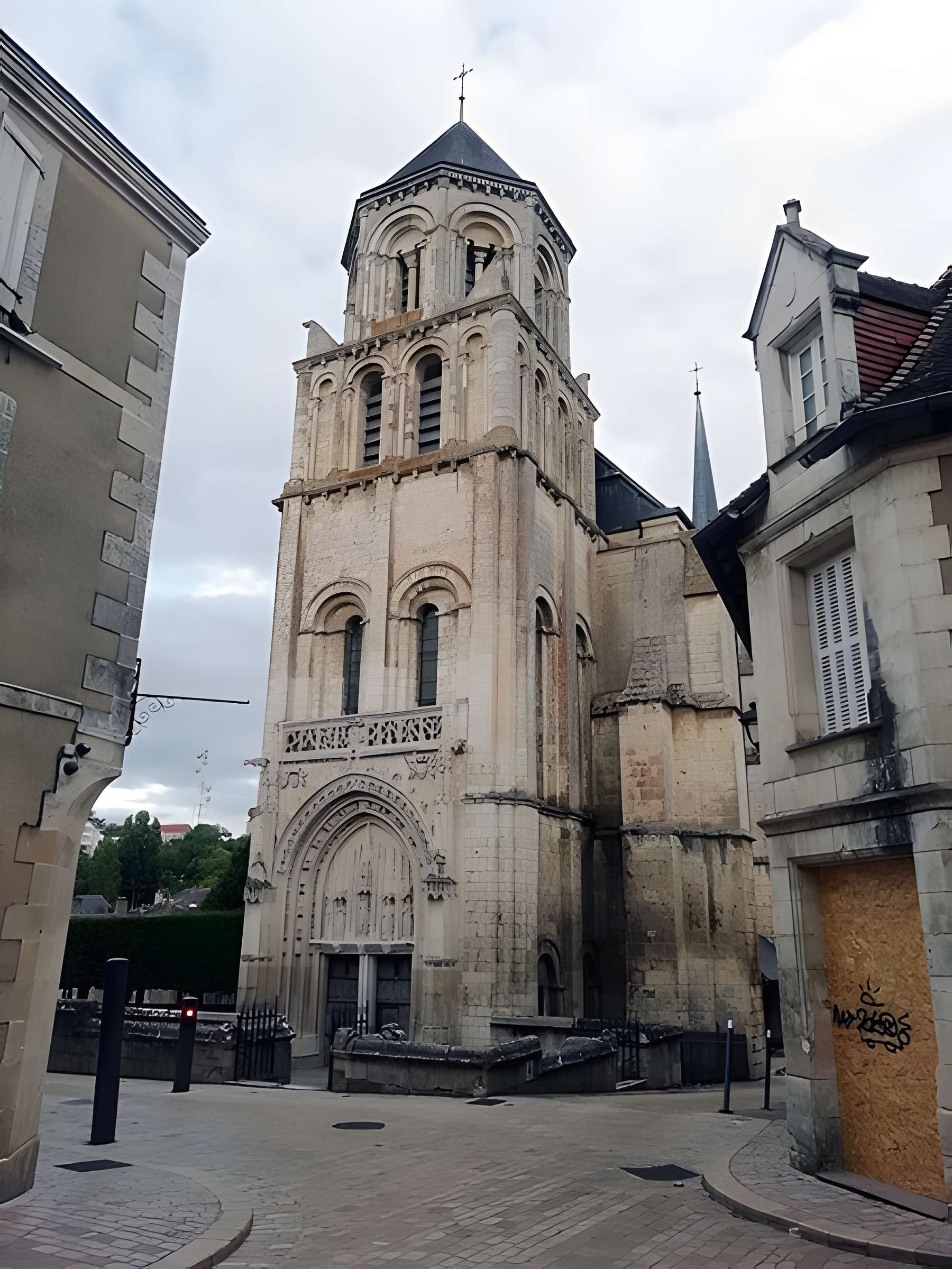 Église Sainte-Radegonde de Poitiers