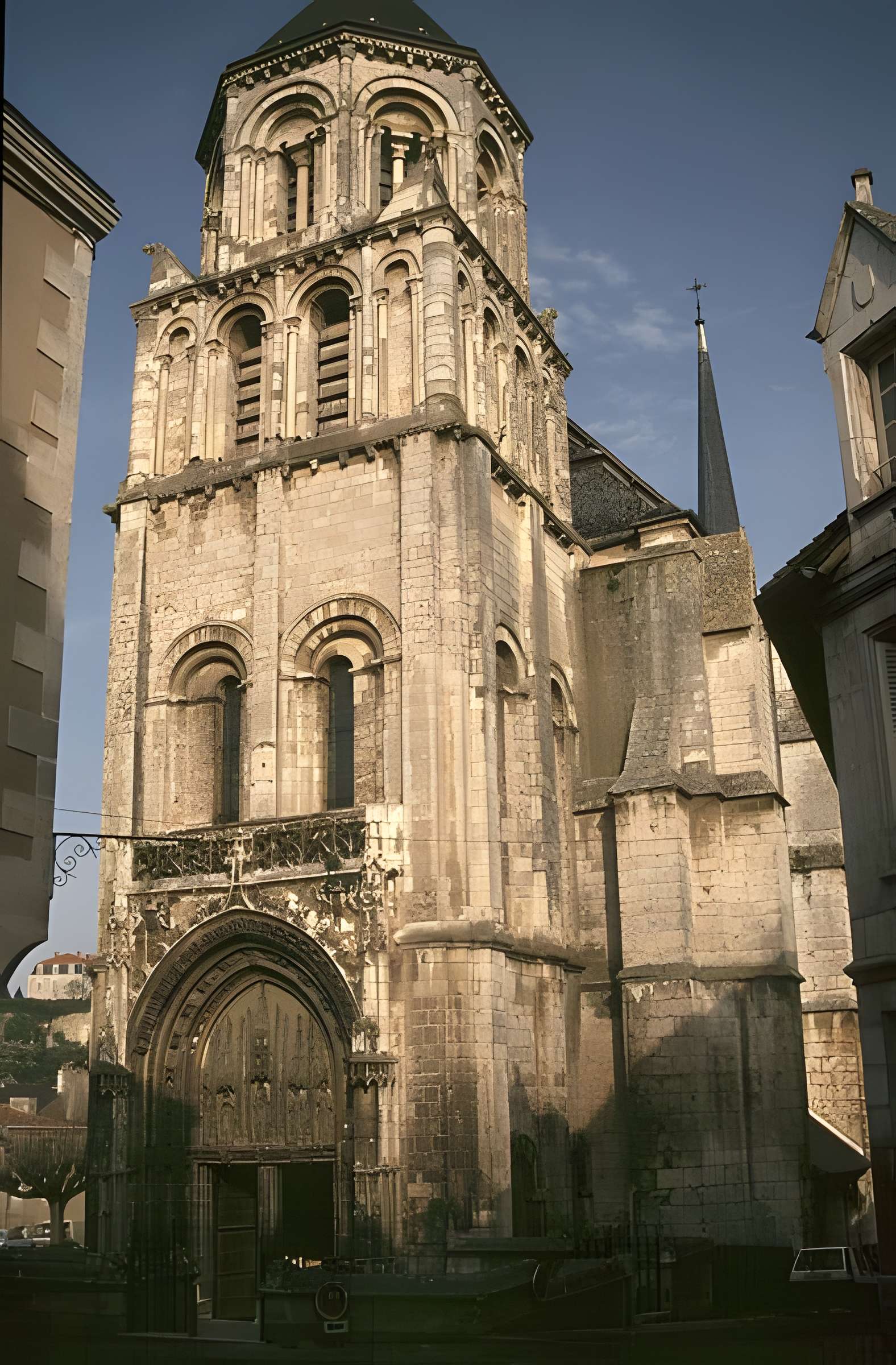 Église Sainte-Radegonde de Poitiers