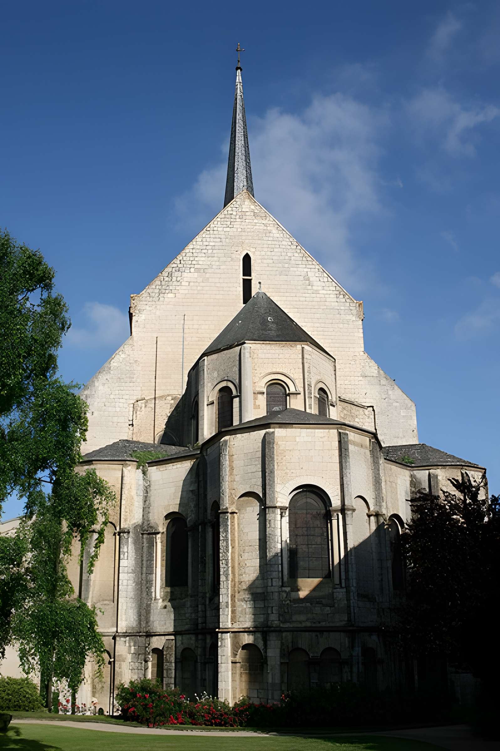 Église Sainte-Radegonde de Poitiers
