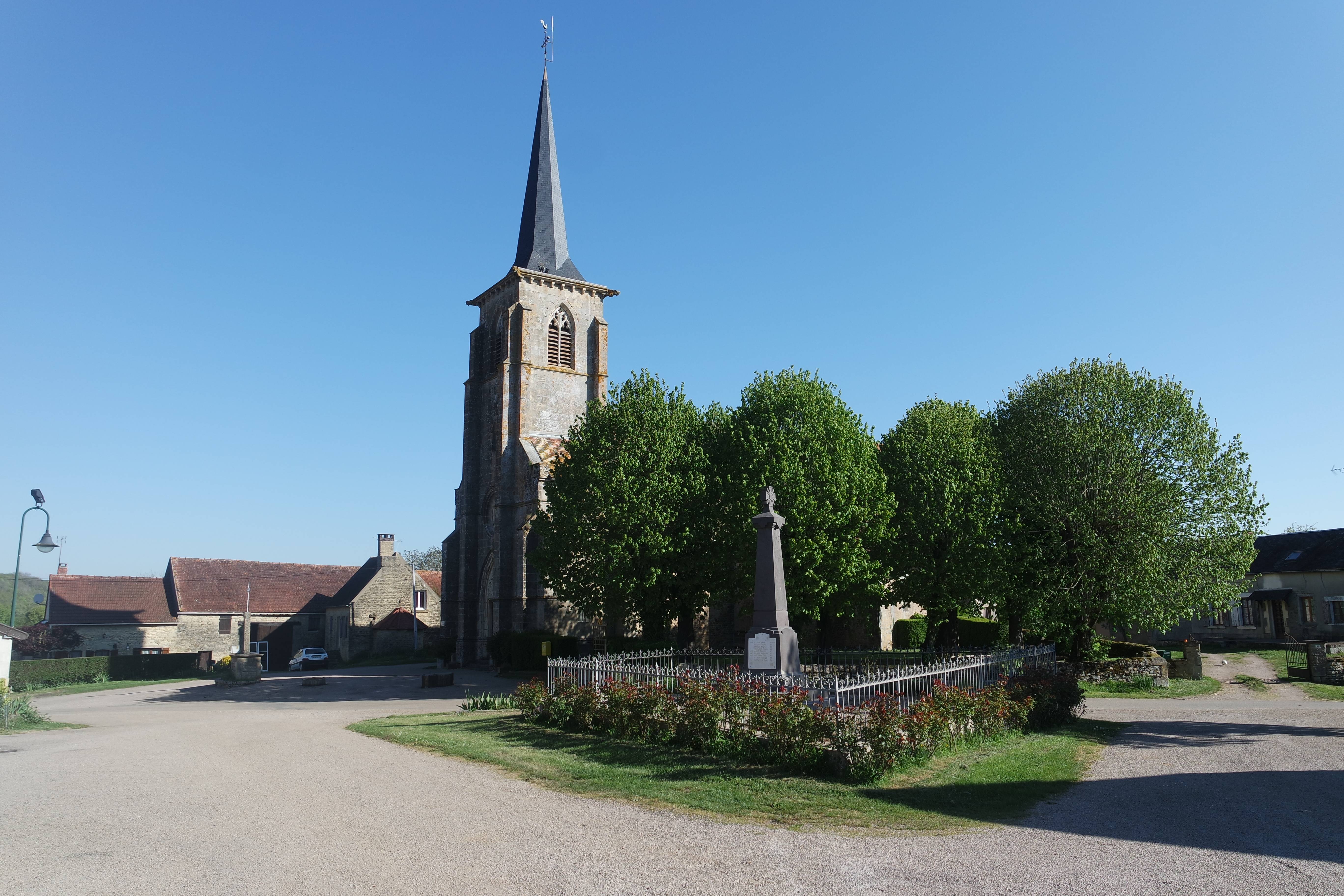 Photo de 诺伊利圣马丁教堂