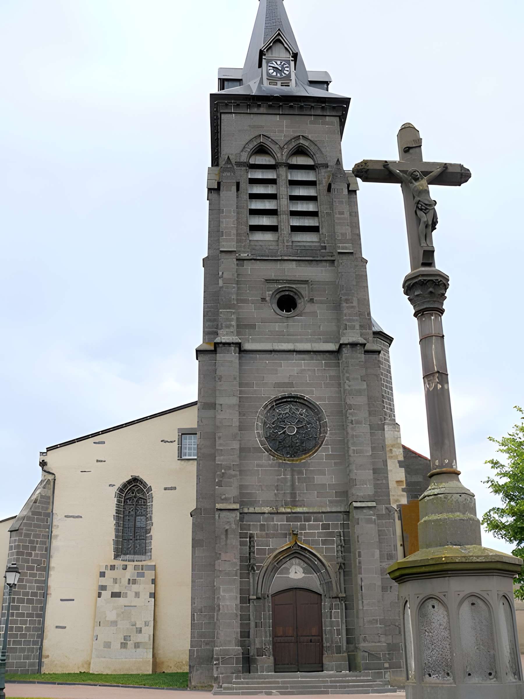Église Saint-Étienne de Maringues 